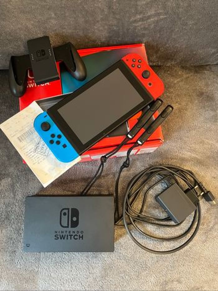 Nintendo Switch - photo numéro 2