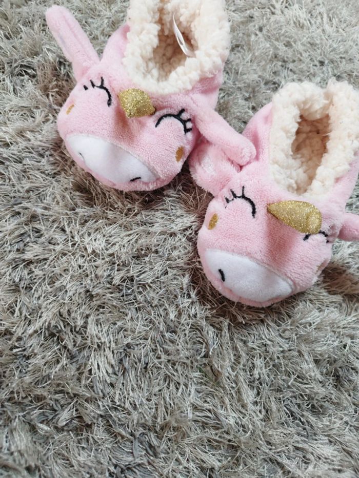 Joli petit chausson facile à enfiler rose licorne 26 27 pointure - photo numéro 2