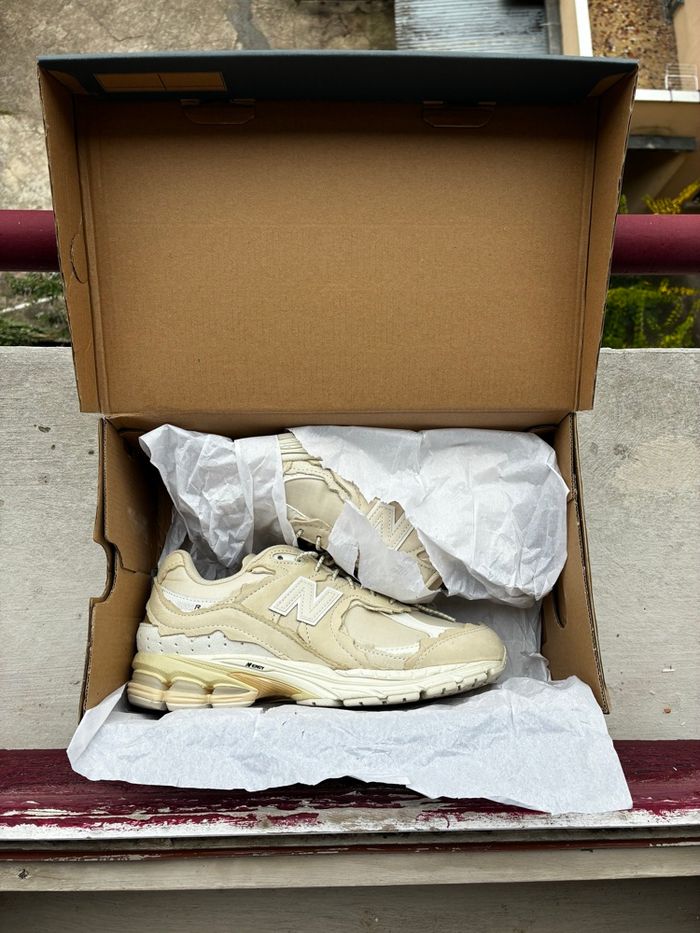 New Balance 2002R Cream  - Taille 40 - Neuves - photo numéro 10
