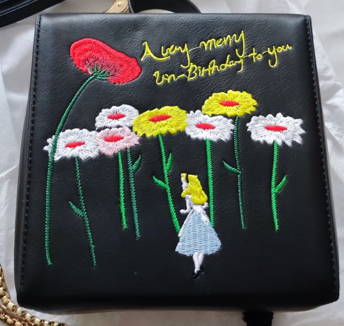Sac neuf Japon Disney  Alice aux pays des Merveilles