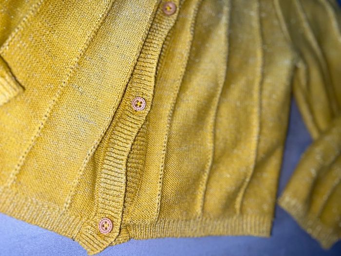 Gilet 24 23 mois 2 ans sergent major jaune à paillettes - photo numéro 3