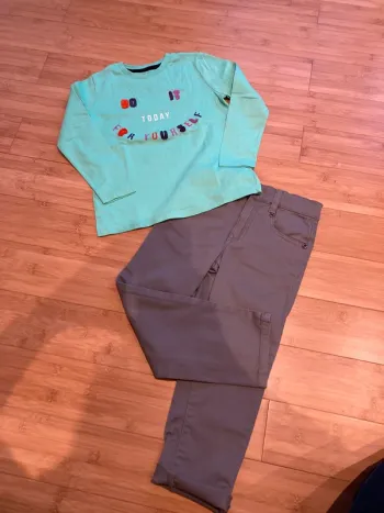 6 ans - Ensemble 2 pièces pantalon gris et t-shirt manche longue