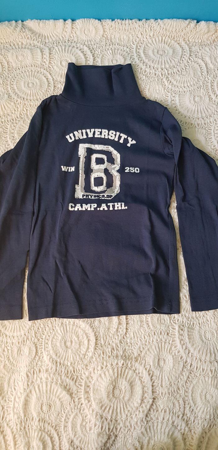 Sous-pull "University"