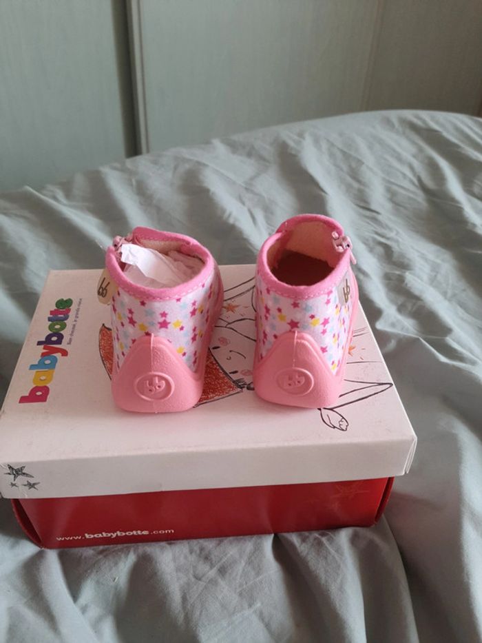 Chaussons pantoufles Babybotte pointure 19 neuf avec étiquettes - photo numéro 5
