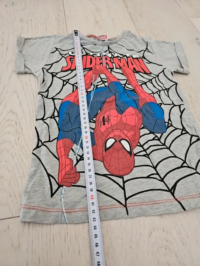 Tee-shirt Spidermam taille 4/5 ans - photo numéro 9