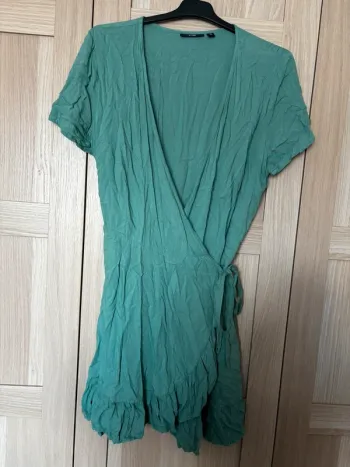 Robe portefeuille verte KIABI t.46