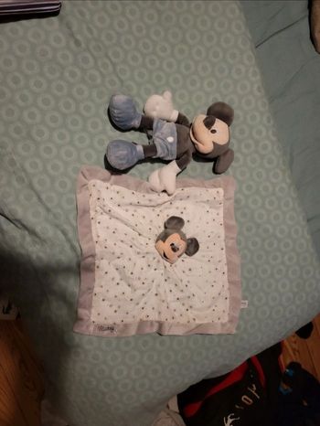 Lot doudou mickey