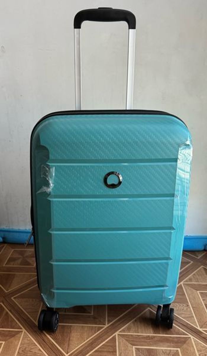 Valise marque Delsey 55 cm Neuf