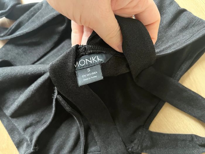 Crop top noir  Monki S - photo numéro 4