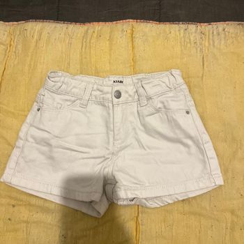 Short fille