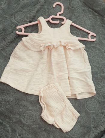 Robe  avec sa culotte 1 mois neuve