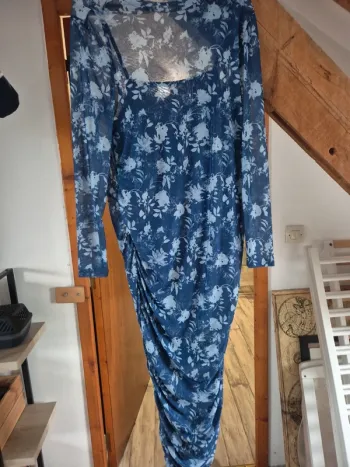 Robe fleurie moulante froncé tL