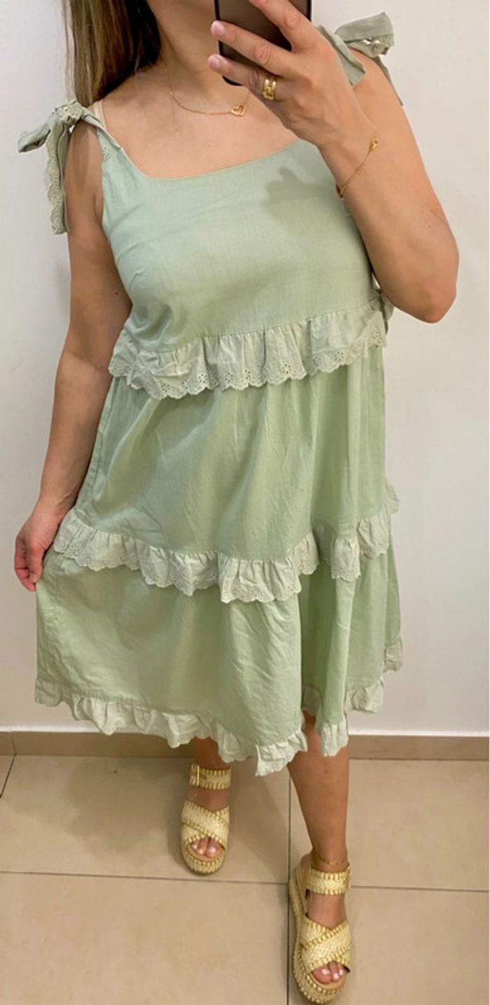 Robe Romantique Avec Broderie Et Bretelles A Nouer Taille 38