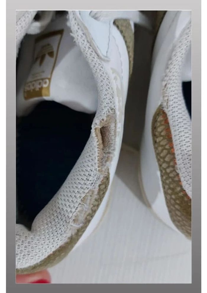 Paire de basket adidas superstar blanche doré  usées taille 36 - photo numéro 3