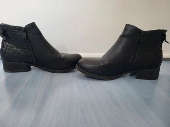 Très belle paire de bottes de taille 39.