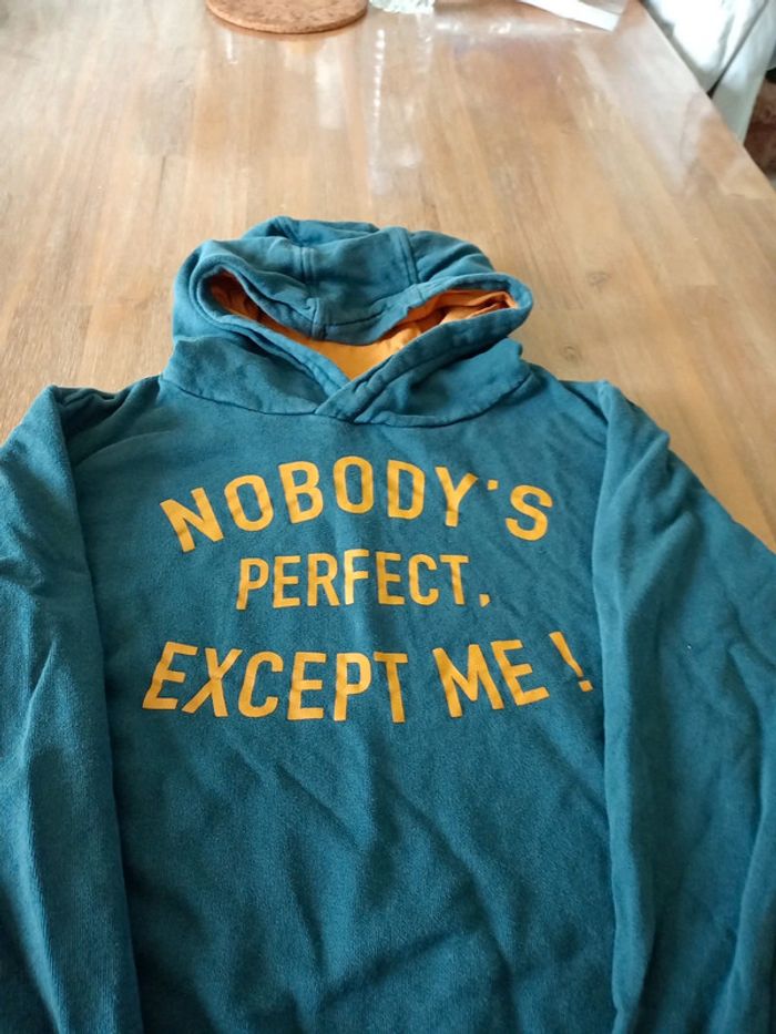 Pull a capuche - photo numéro 2