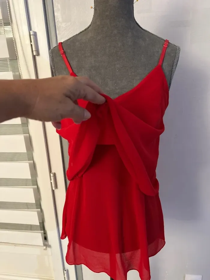 Très jolie top rouge - photo numéro 3