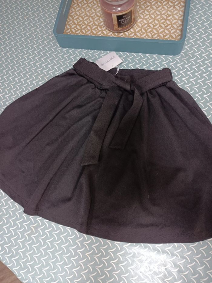 Jupe neuve - photo numéro 2
