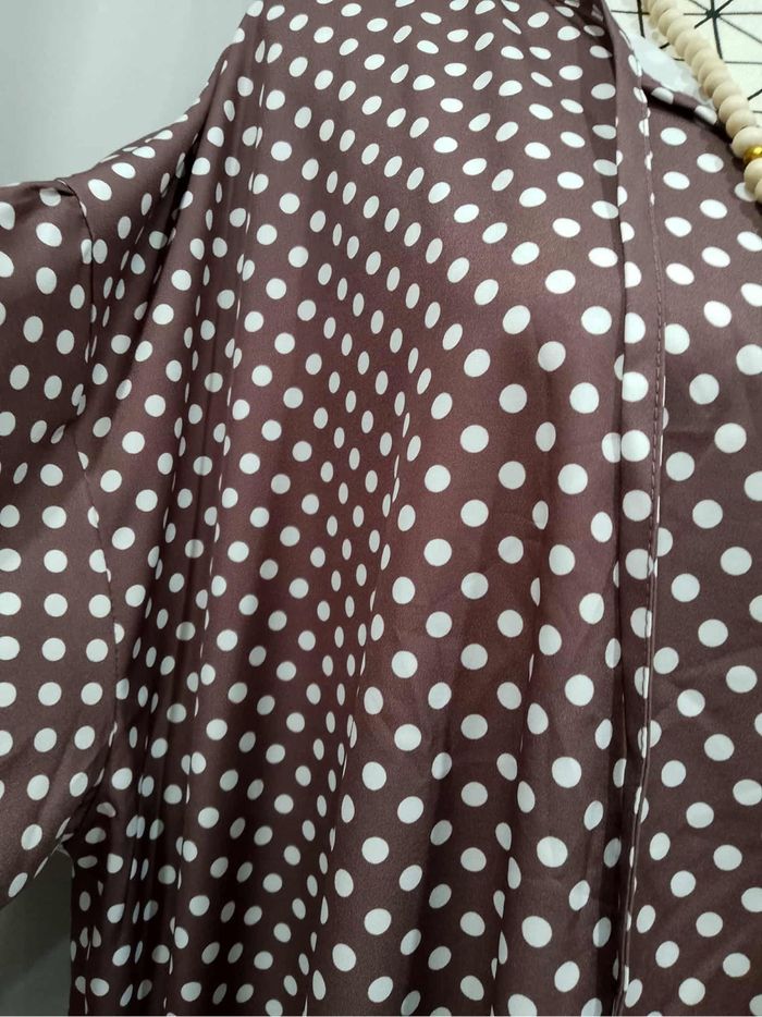 Longue chemise élégante à pois – grande taille femme (56) prune et blanc, chic et fluide 🌸 - photo numéro 6