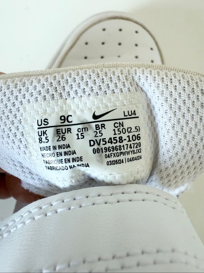 Baskets Sneakers Nike - Taille  26  - parfait état - photo numéro 5