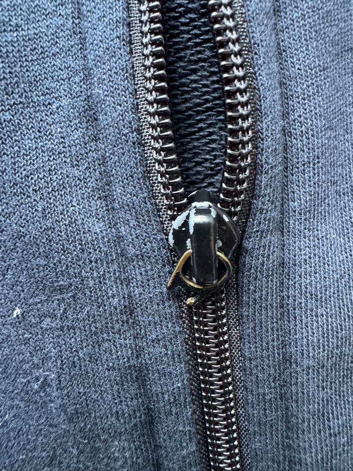 Sweat zippé Puma taille 38 - photo numéro 3