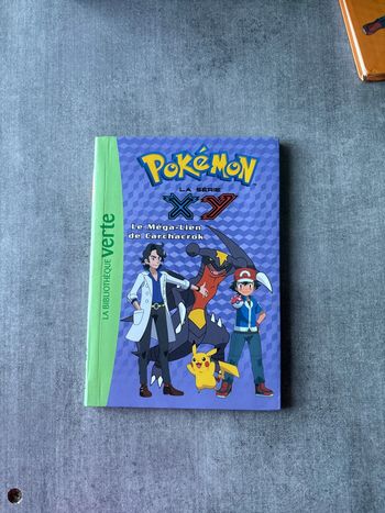Livre Pokémon xy le mega lien de carchacrok