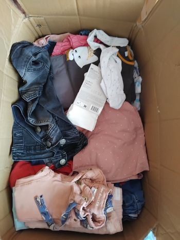 Lot vêtements fille de tout 3 9 12 18mois et 2ans