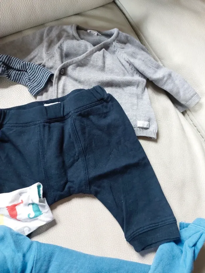 Lot de 7 articles vêtements bébé 1 mois - photo numéro 5