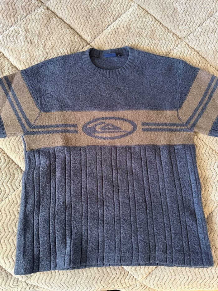Pull QuickSilver en très bon état taille 16 ans S/M - photo numéro 2
