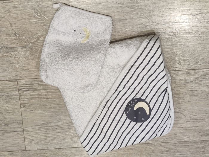 Cape sortie de bain marinière + Gant Kiabi