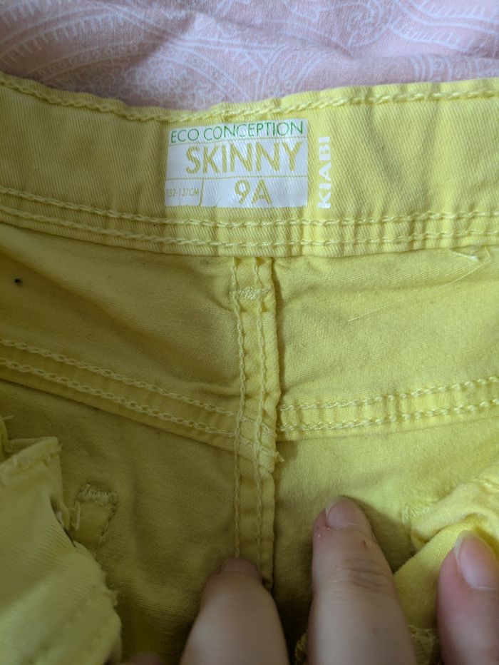 Jean slim neuf jaune taille 9 ans - photo numéro 2