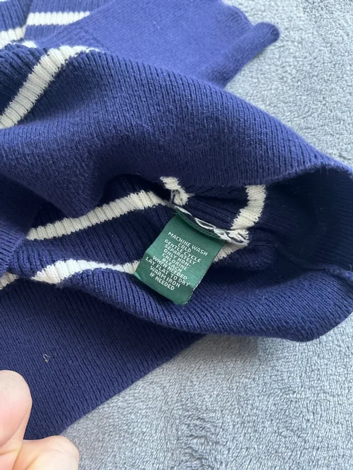 Pull Femme Marine à Bande Blanche T.M – Détail Badge Manche - photo numéro 5