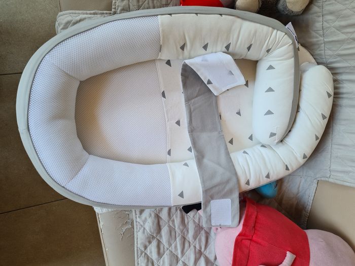 A vendre lots chaise haute, kangourou, couffin - photo numéro 7
