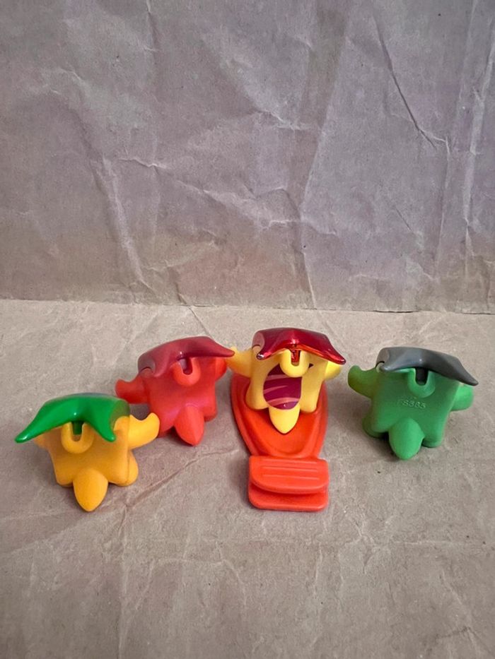 Kinder - lot de 19 figurines diverses collections 2,5 à 4 cm - photo numéro 3