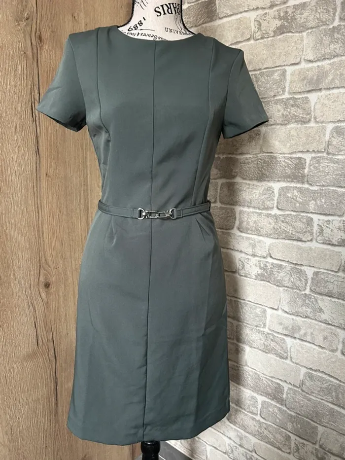 Robe élégante avec ceinture taille 38 - photo numéro 2