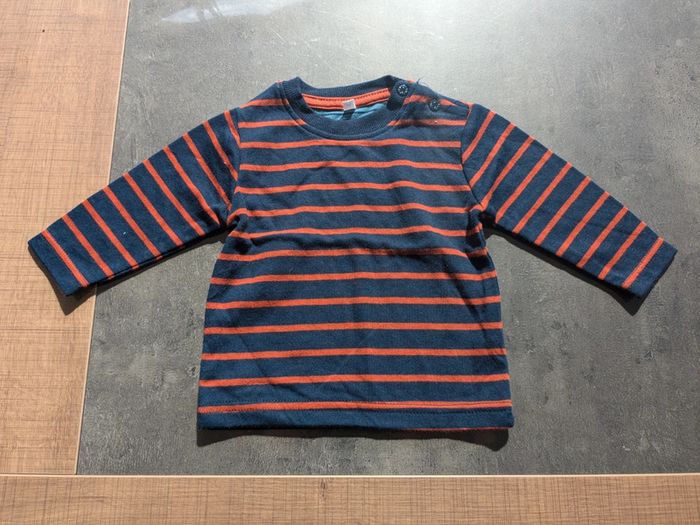 Tee shirt a rayures rouge et marine 6 mois