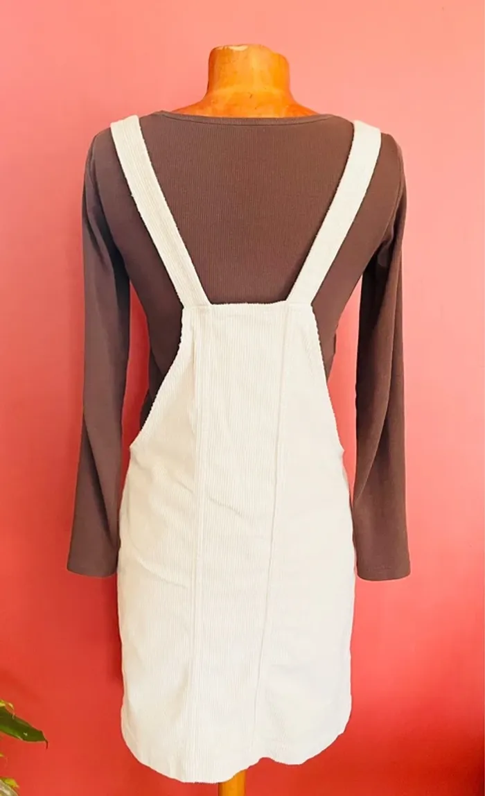 Robe salopette en velours écru - photo numéro 2