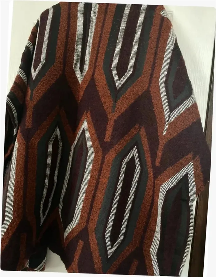 Cape laine graphique noire orange bordeaux Mango x Kate Moss - photo numéro 5