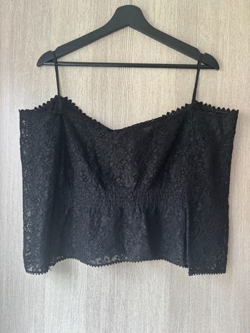 🖤 top court épaules dénudées  noir crochet Sézane – T 38