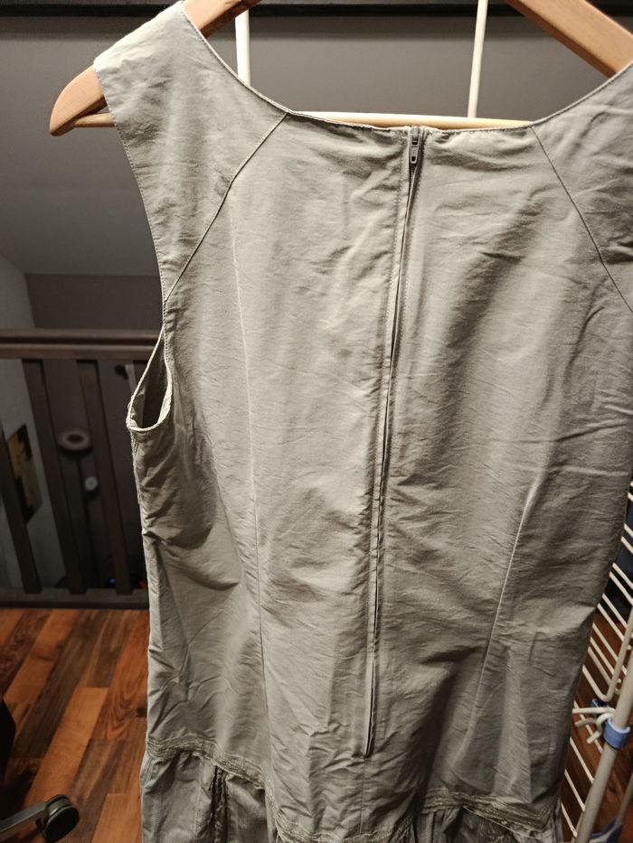 Robe grise sans manches taille 5 - photo numéro 2