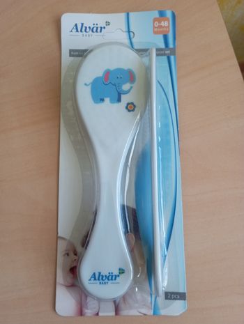 Set peigne et brosse neuf