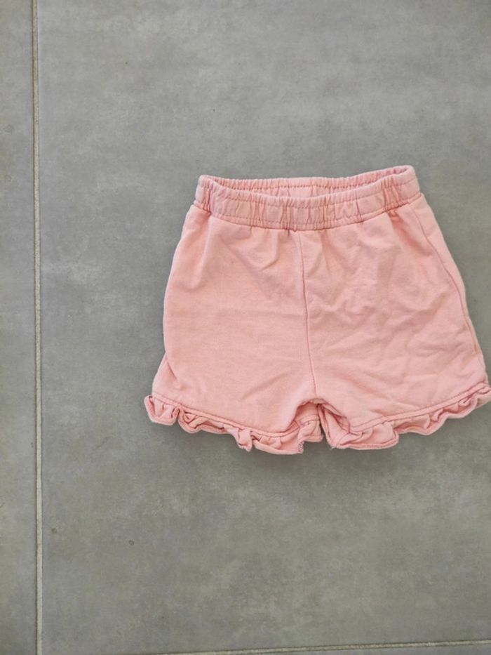 Short 9 mois jamais porté