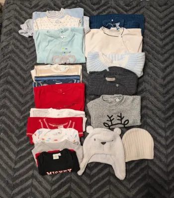 Lot de 18 vêtements bébé 3mois