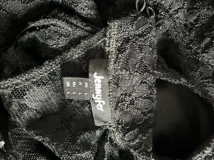 Superbe robe dentelle noire dos nu 😍 - photo numéro 4