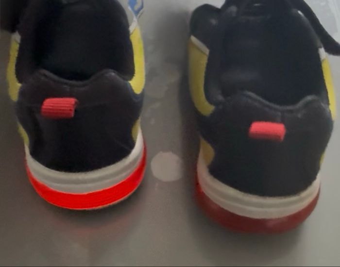 Chaussures baskets T 26 garçon dessin Mario avec lumières - photo numéro 7