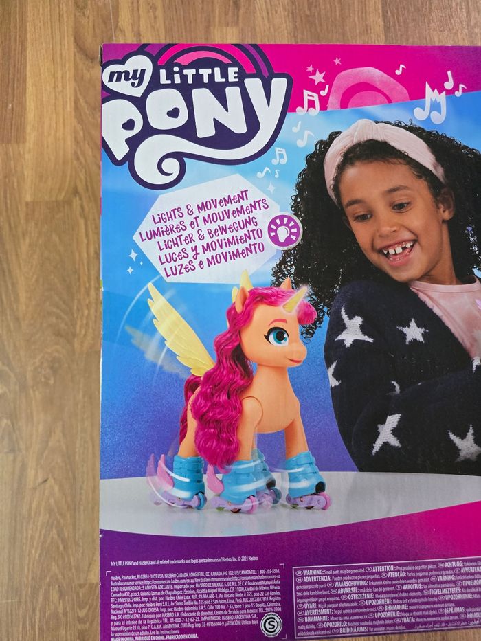 My Little Pony: A New Generation Movie Sing 'N Skate Sunny Starscout – Interactive 22.5 cm Remote Control Toy with 50 Reactions, Lights - photo numéro 6