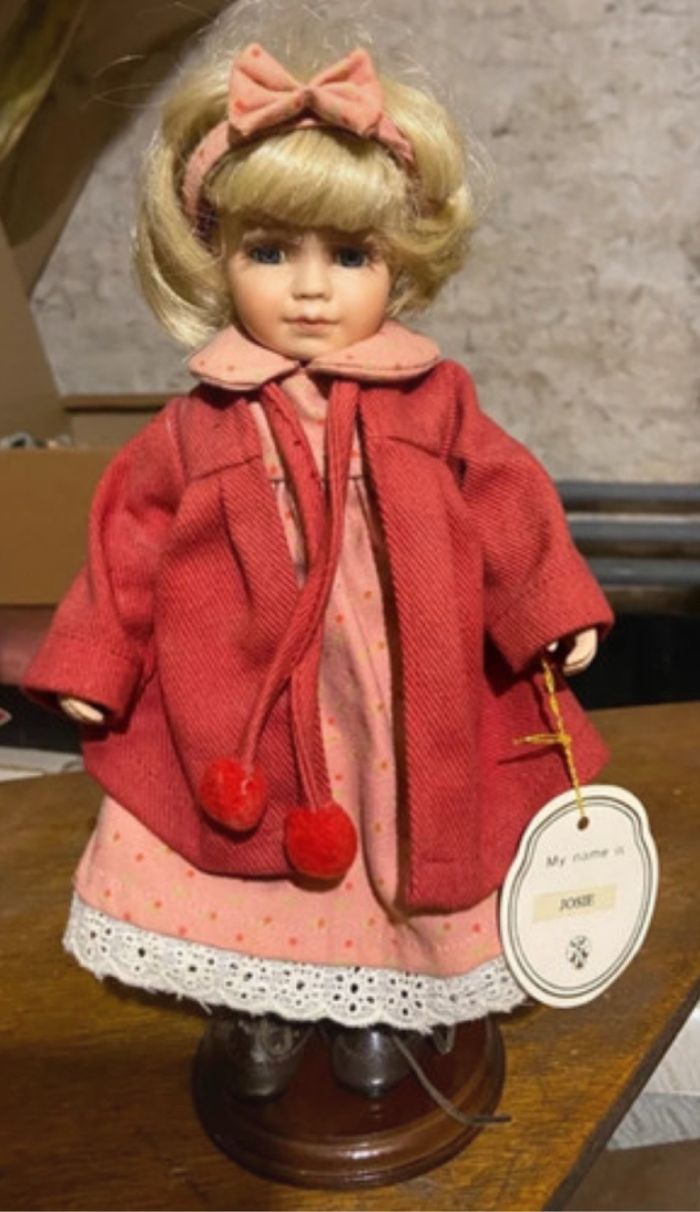 Poupée de collection Josie de Alberon