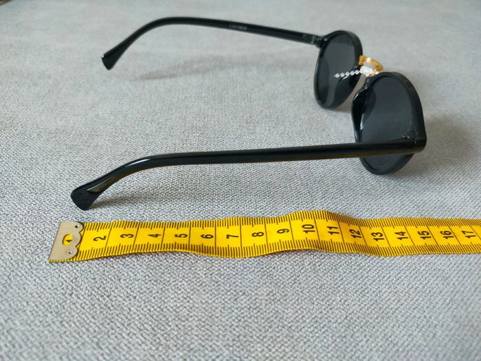 Lunettes de soleil rondes noires & doré – Neuves - photo numéro 5
