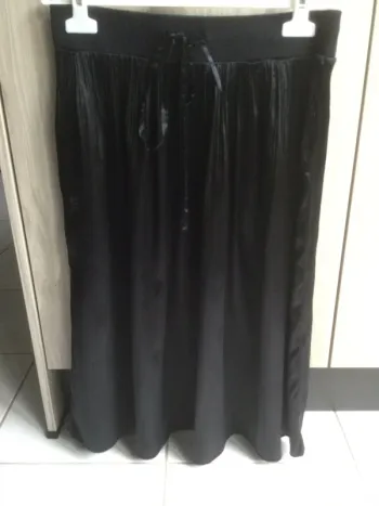 Jupe noire satinée t38