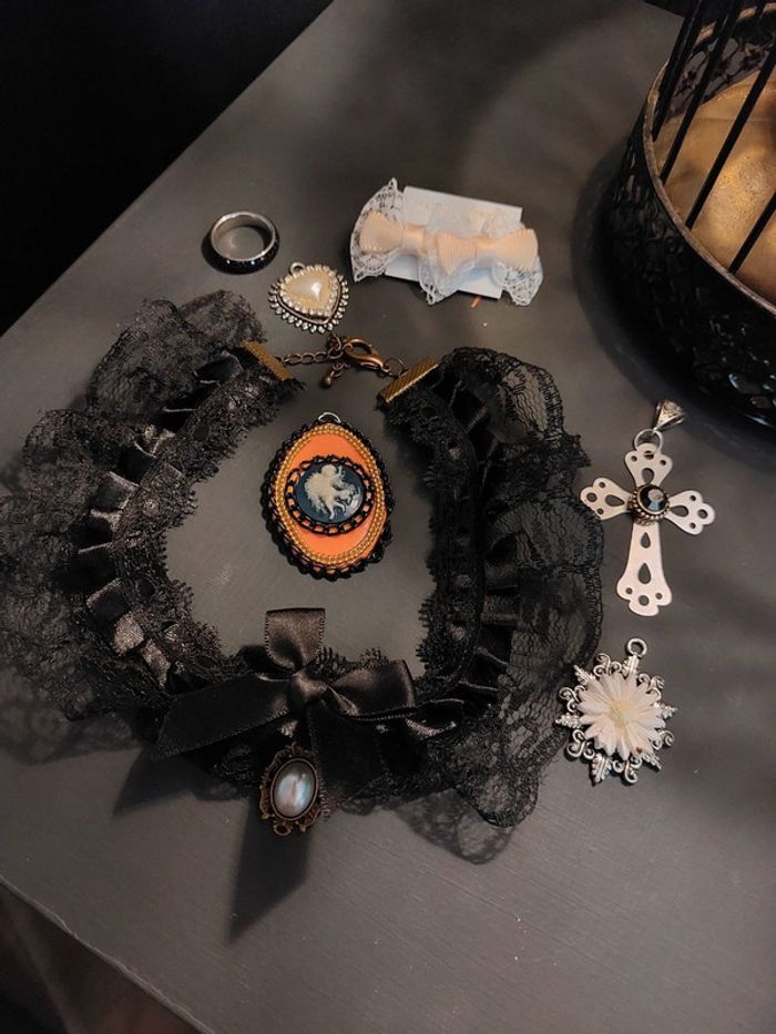Lot de bijoux vintage gothique chic - photo numéro 3